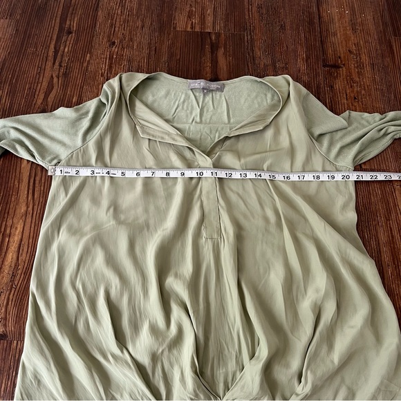 Lola & Sophie Seafoam Green Blouse Size Medium - Picture 7 of 13